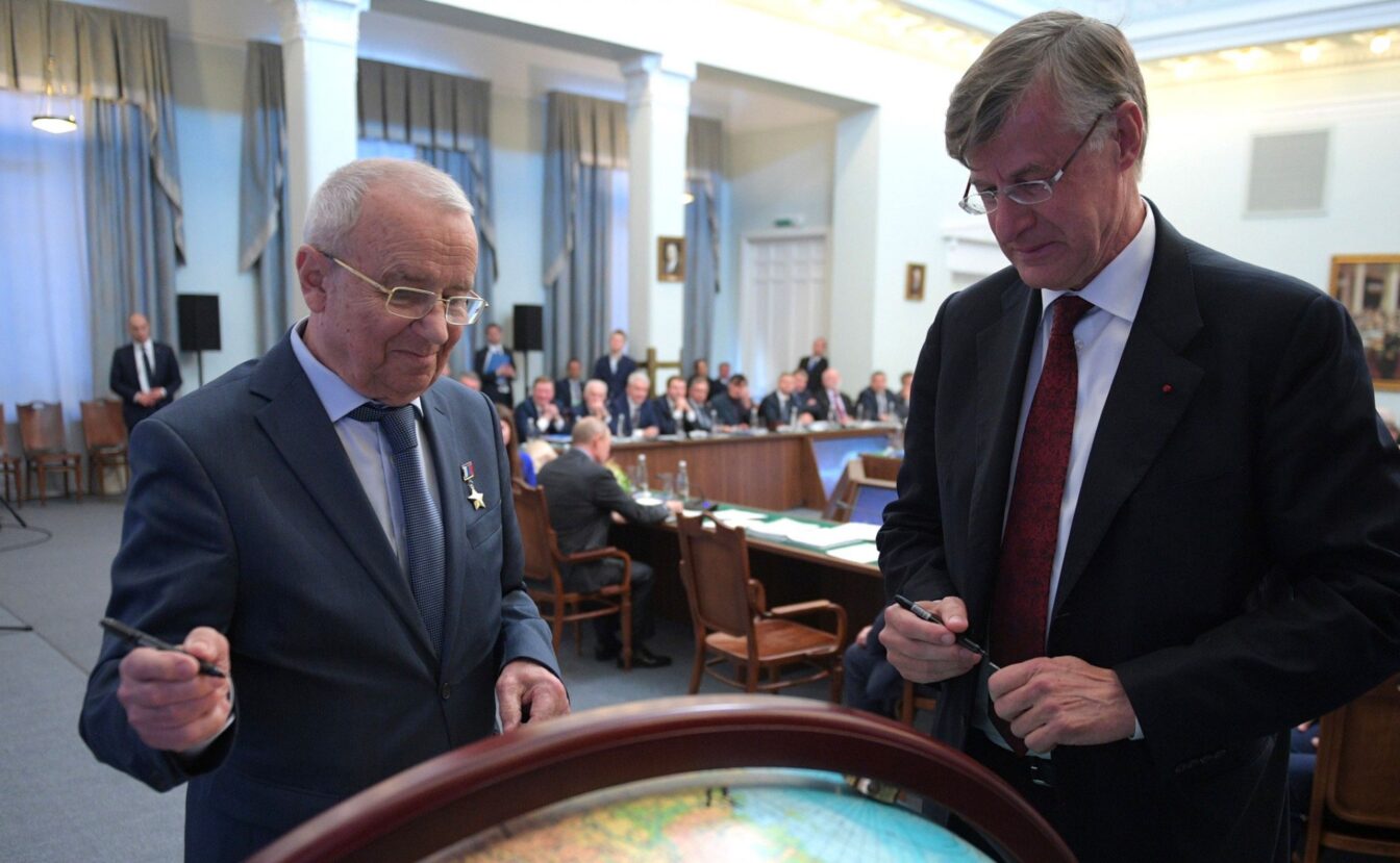 Frederik Paulsen Net Worth, Age, Family & Biography