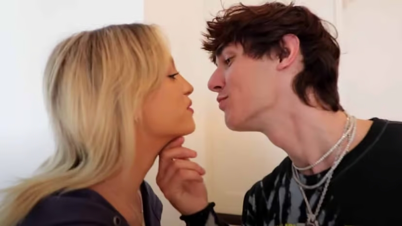 Riley Hubatka Net Worth, Age, Family & Biography