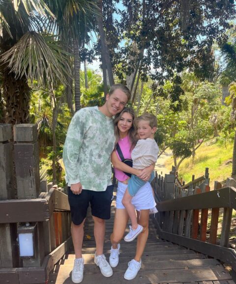 Izzy Larsen Net Worth, Age, Family & Biography